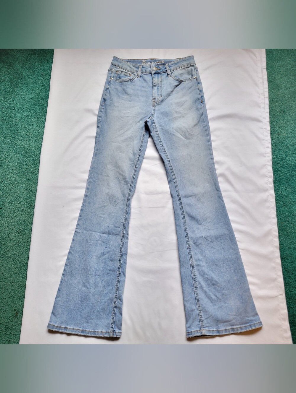 Nobo No Boundries Juniors Sz 4 Flare Leg Jeans Stretch Light Wash (26x 29.5)
